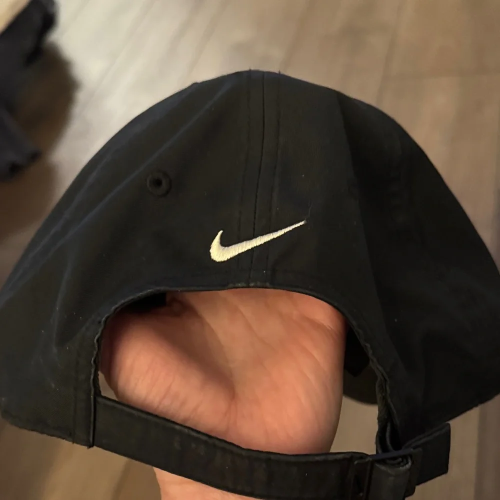 *Disney Nike Hat - Picture 2 of 3